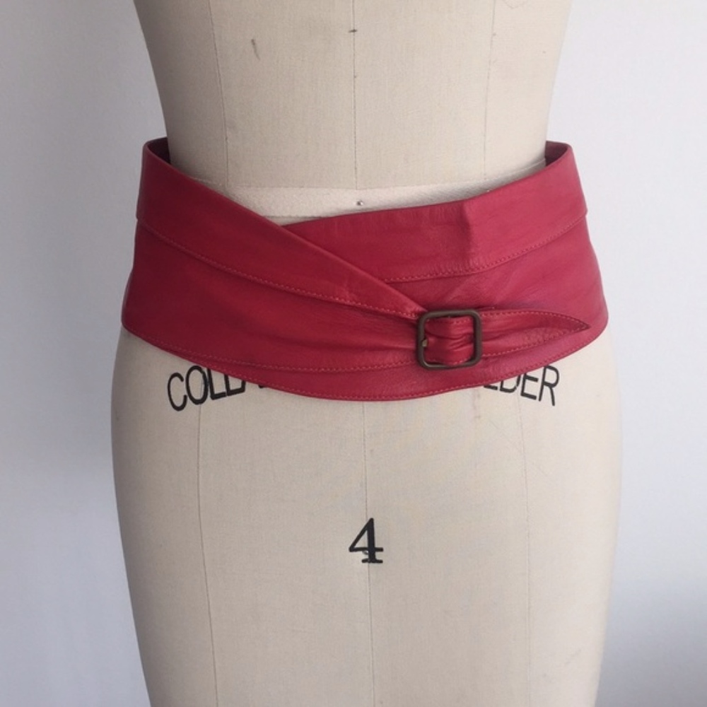 Vintage fuchsia lamb leather belt
